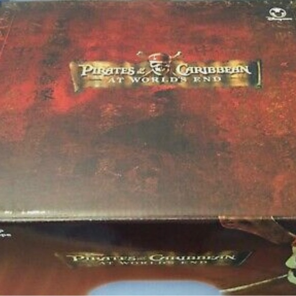 NEW Pirates of the Caribbean at World's End Skull Octopus Lamp Walt Disney BOXED - Picture 4 of 10